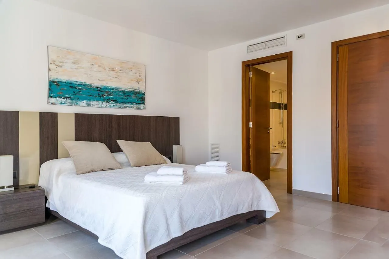 Apartment Cormes By Sunvillas Mallorca Port de Pollenca Spain